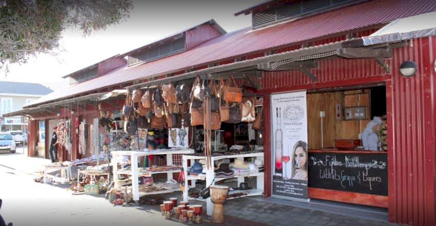Curio & Craft Day Market